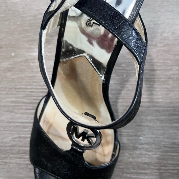 Black Michael Kors Heels (size 7.5) - Picture 8 of 8